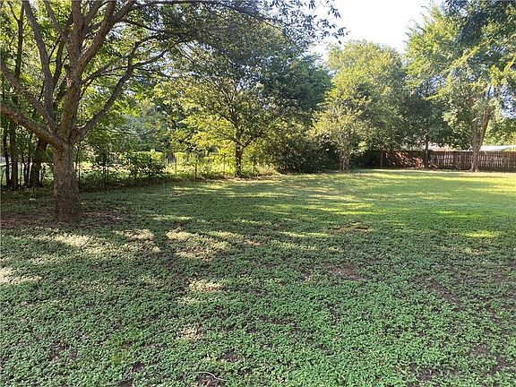 2nd image of Greenwood Ln