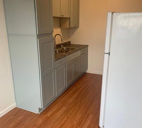 5th image of 3847 Franklin Ave