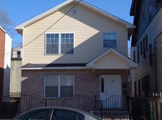 32 Grace St, Irvington, NJ 07111