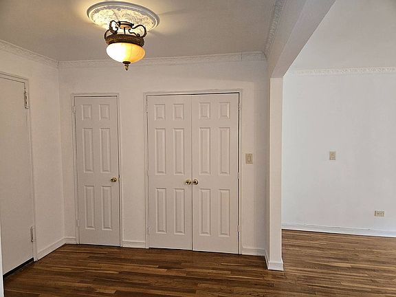4th image of 33-24 Junction Blvd APT 5V