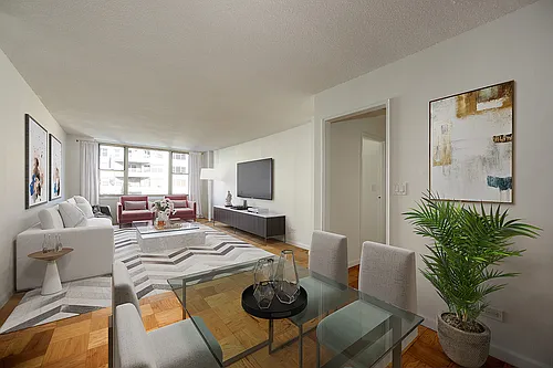 166 E 34th St #1403 Photo 1
