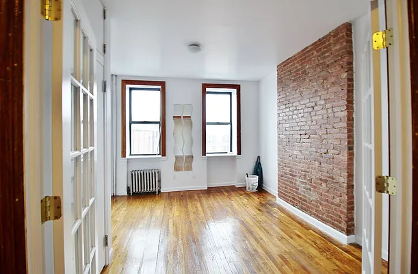 Rented by Julianna Realty Corp | media 16