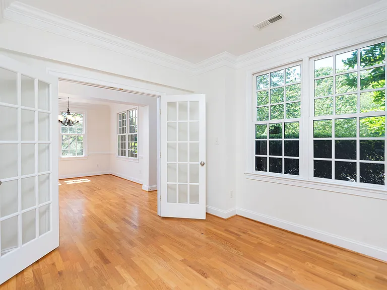 1509 Old Trail Dr — Photo 2