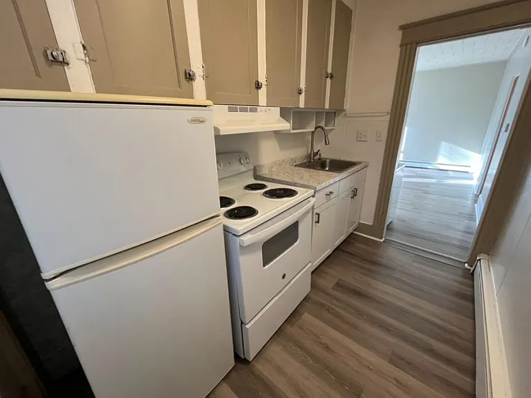 62 Jefferson St #3R — Photo 10
