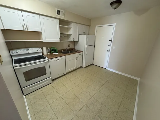 9714 Bianco Ter #D — Photo 5