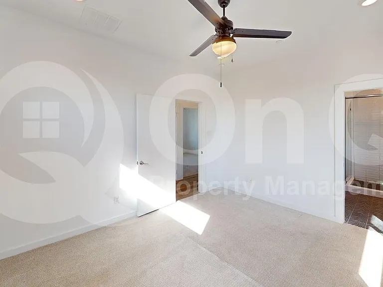 5020 Bryan St #305 — Photo 17