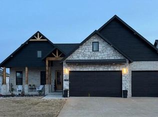 2980 W Teton Dr, Springfield, MO 65810