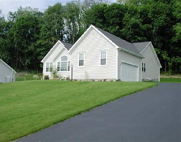 1st image of 44 ROSE Lane