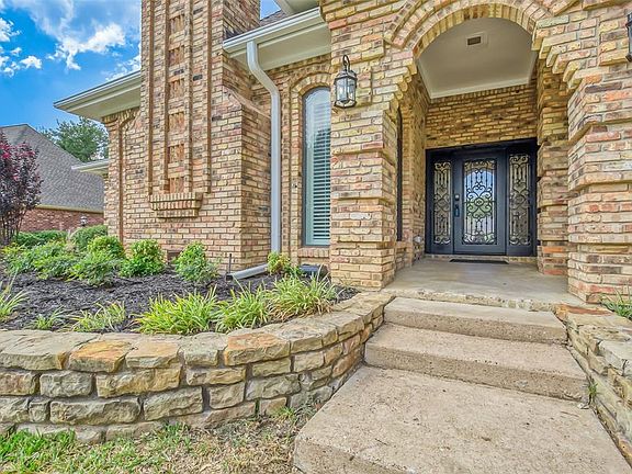 2nd image of 4004 Plantation Ct