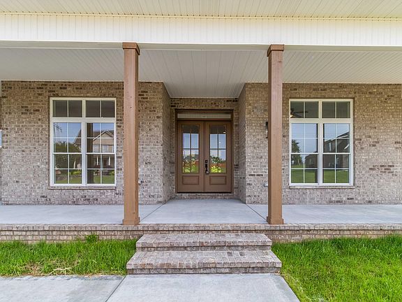 4th image of 370 Splendor View Dr