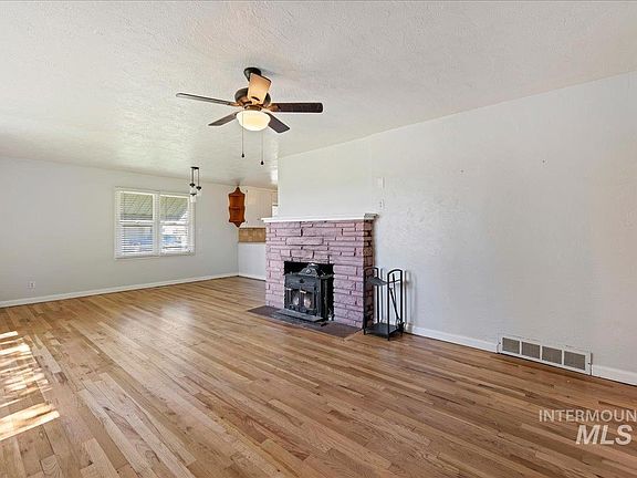 4th image of 2519 E Homedale Rd