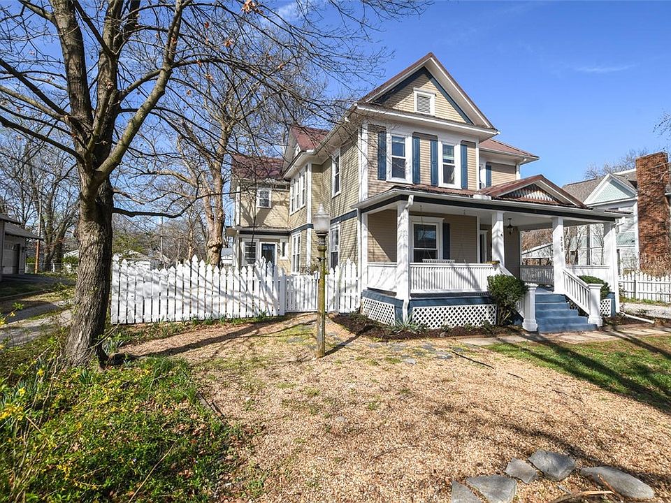 1st image of 208 S Wright St