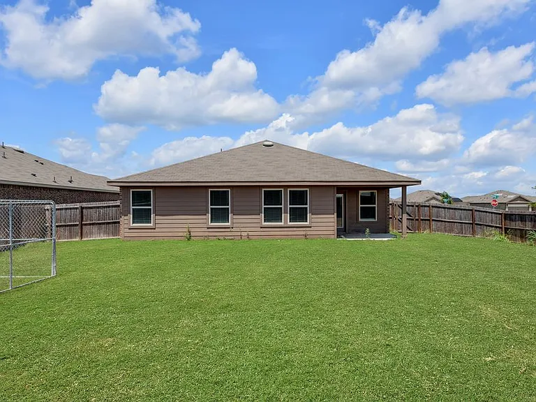 722 Windmill St — Photo 23