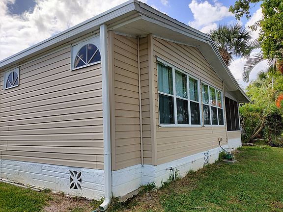 4th image of 627 Waveside Dr