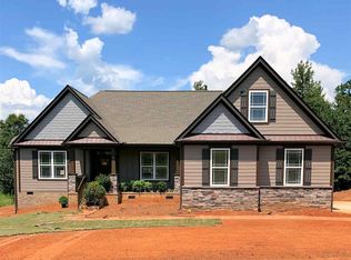 915 Benchmark Dr, Wellford, SC 29385