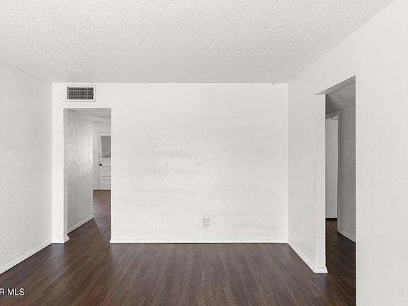 4th image of 5409 Edmonton Ave