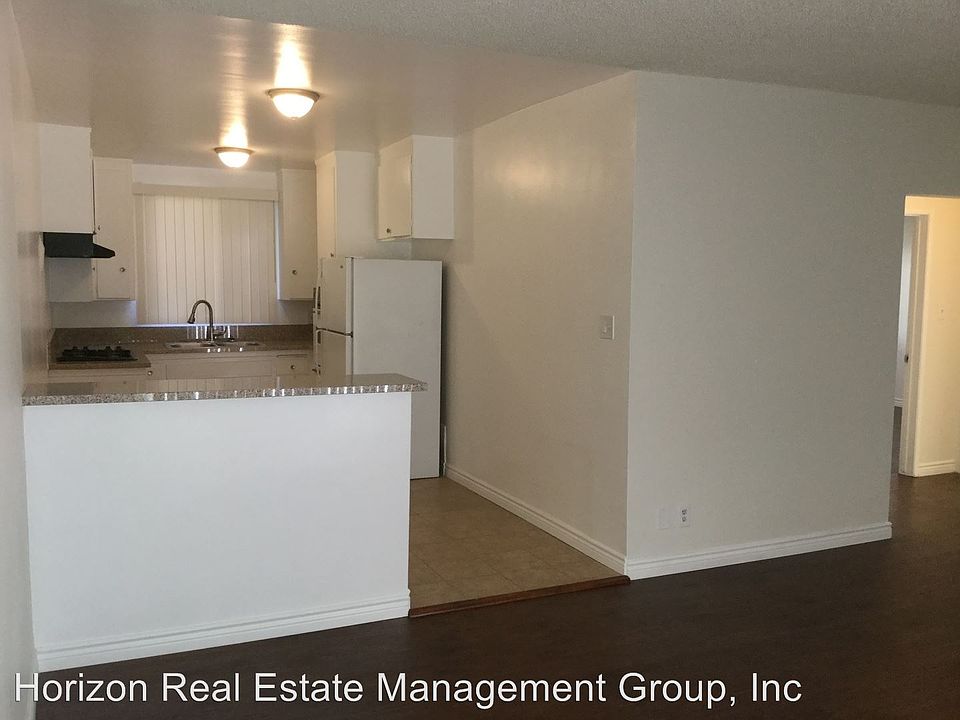 1st image of 905 Edgewood St APT 09