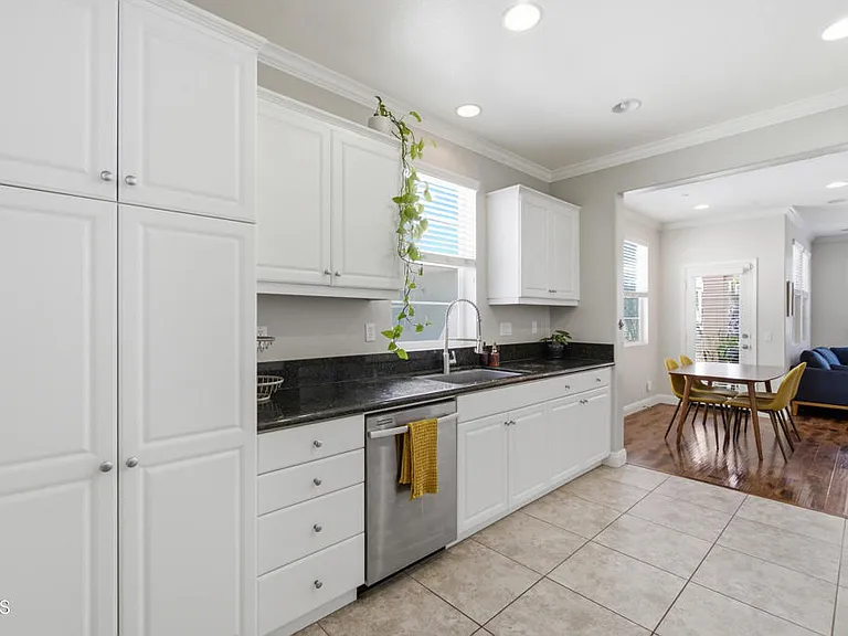 3146 N Ventura Rd — Photo 15