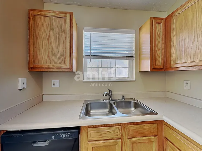 1632 Raintree Ct — Photo 3