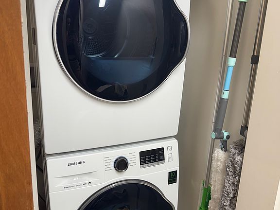 3rd image of 28 N Pearl St #3
