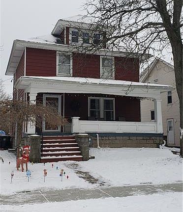 2nd image of 39 Elmwood Park S
