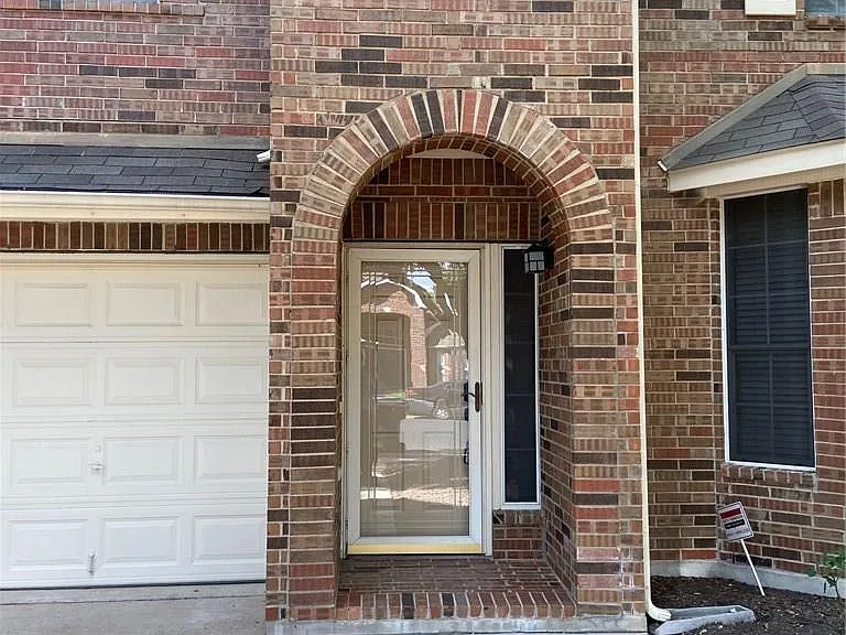 8811 Glen Canyon Dr — Photo 3