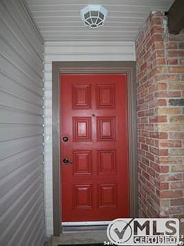 3rd image of 5923 Lakecrest St