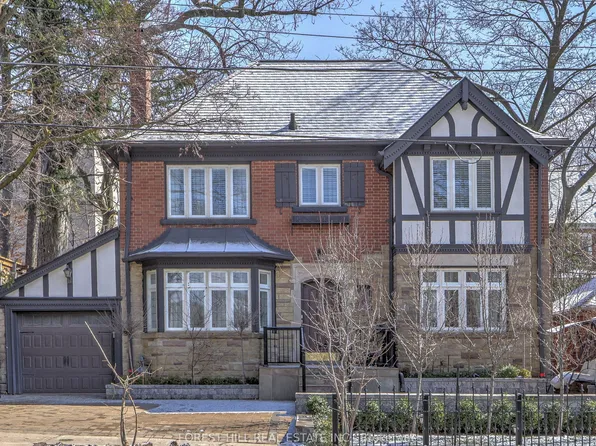 607 Spadina Rd, Toronto, ON M5P 2X1