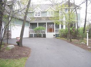 528 Kelly Ave, Grayslake, IL 60030