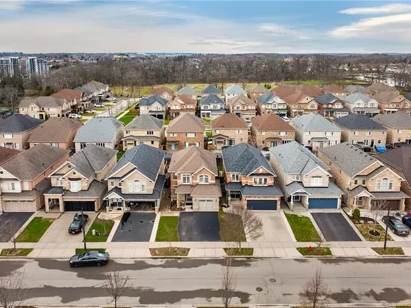 44 Matteo Trl, Hamilton, ON L9B 0E6