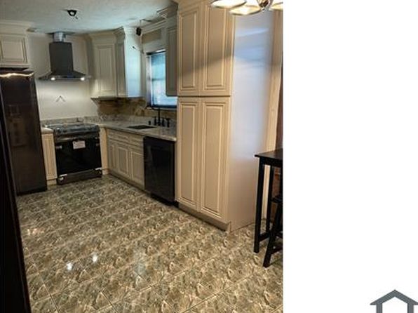 2625 Burgundy Pl
