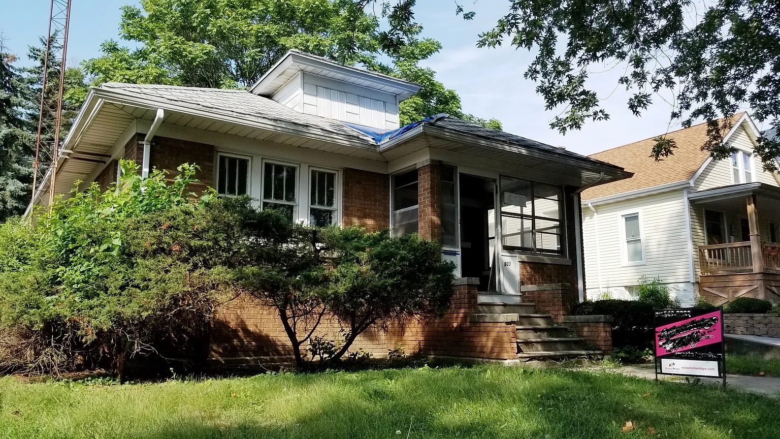 903 Oakland Ave photo 1