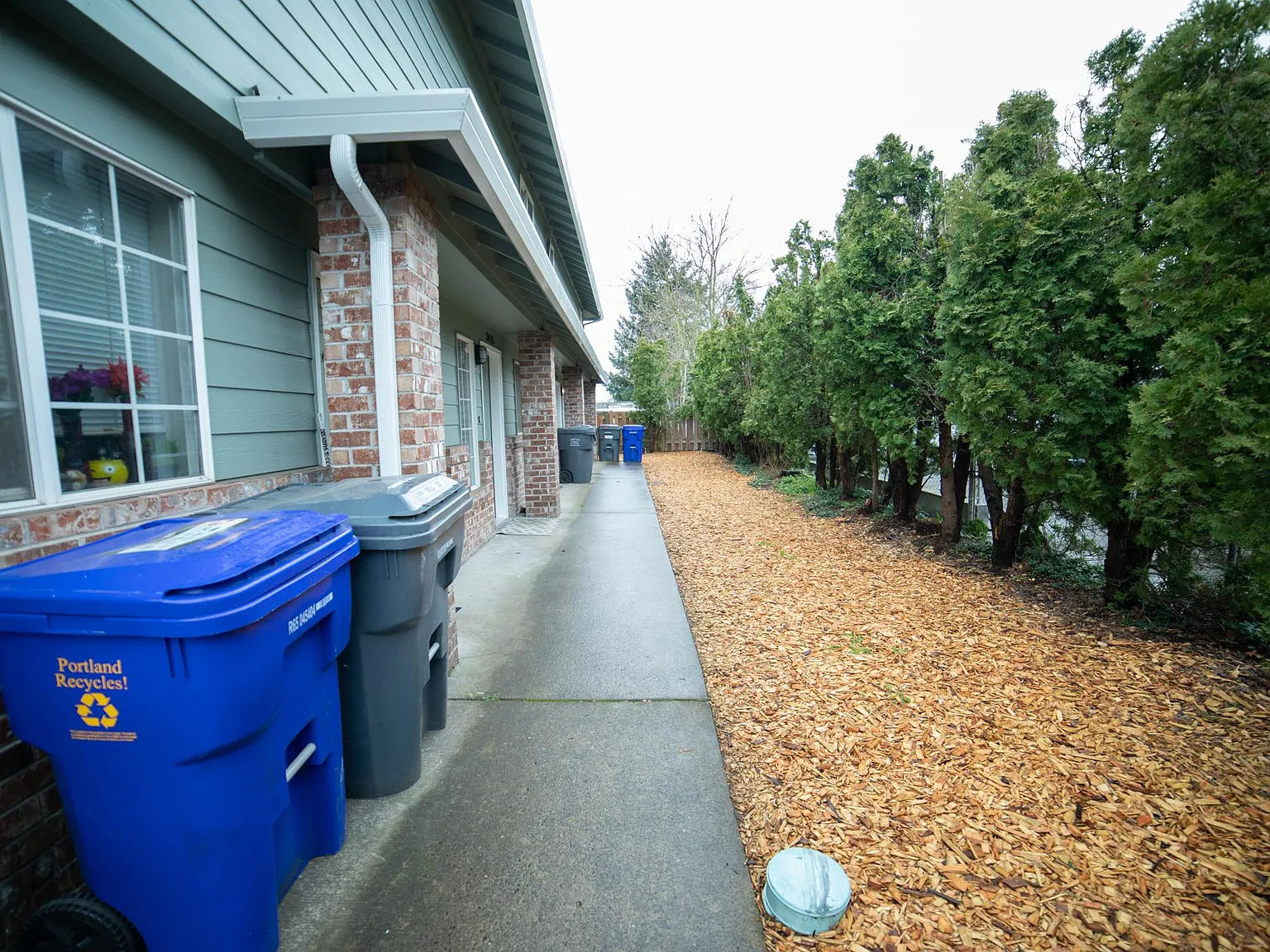 2 bed, 1.5 bath, 1000 sqft, $1,600 — Photo 4