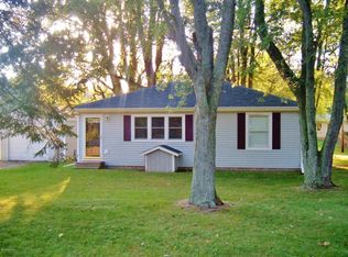 1674 Dewey Ave, Benton Harbor, MI 49022