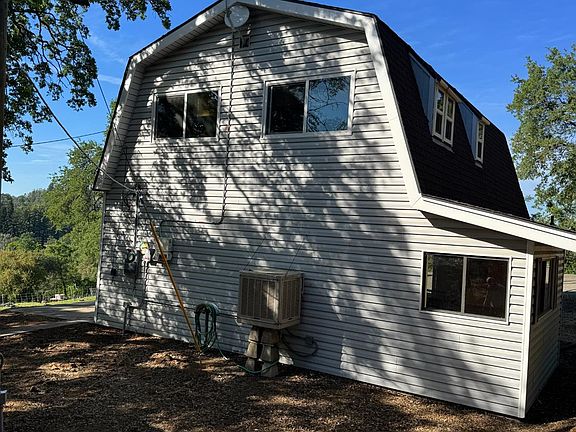 4th image of 670 Stone House Rd