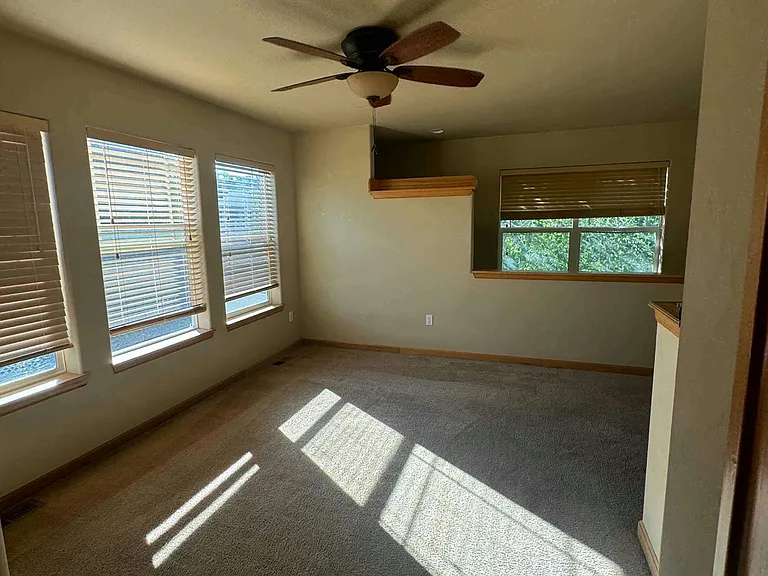 395 Greenhorn Ave #B — Photo 6