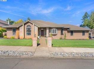 13421 Squire Dr, Oregon City, OR 97045