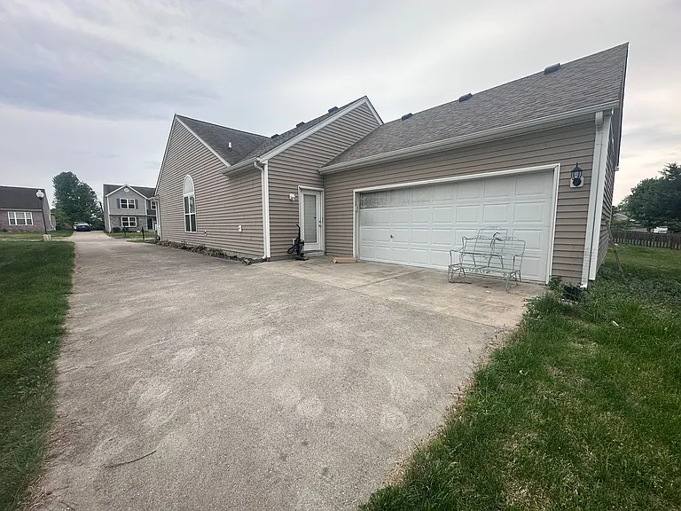 5706 Bannon Crossings Dr — Photo 3