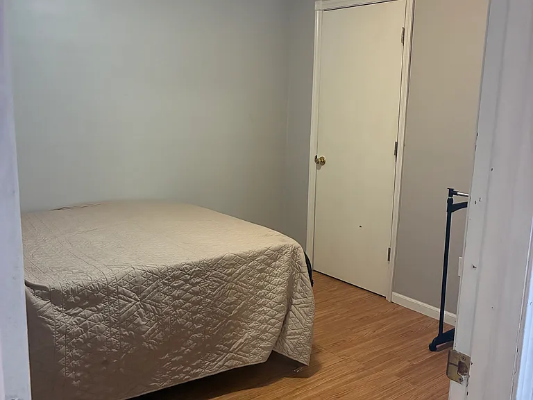 111 Phyllis Dr — Photo 9