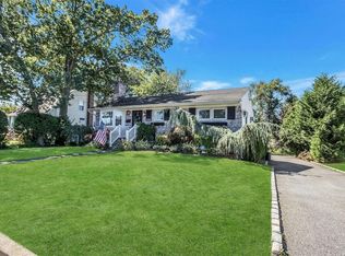 1438 Dewey Ave, Bellmore, NY 11710