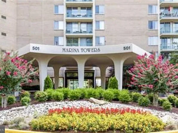 501 Slaters La, Alexandria, VA 22314