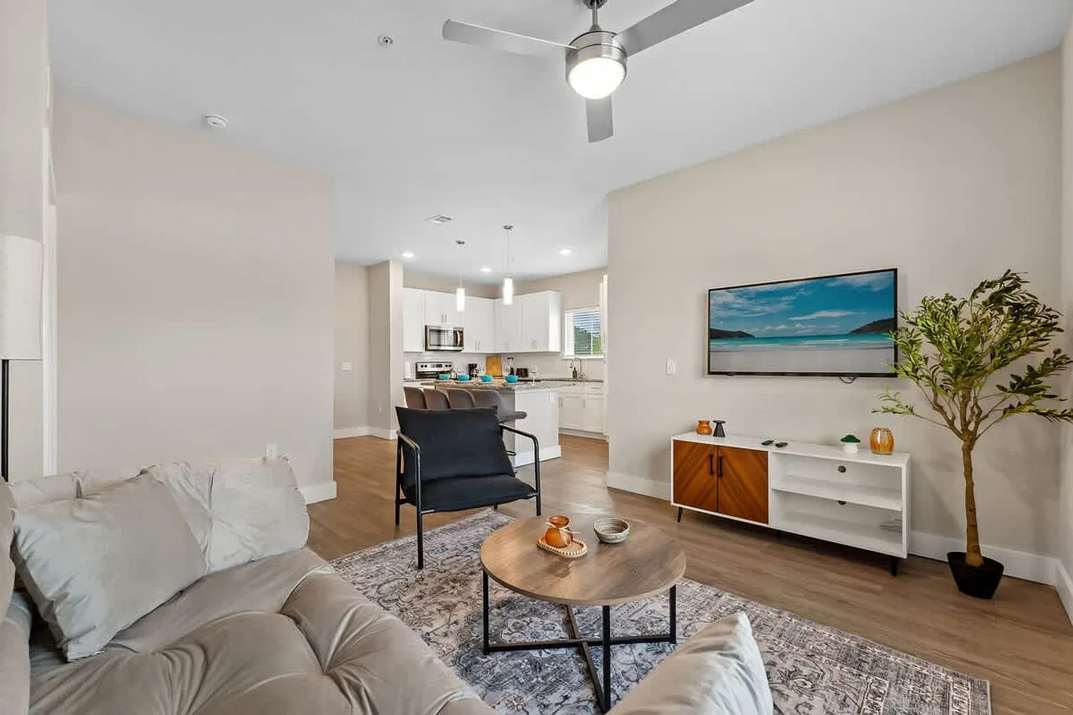1 bed, 1.0 bath, $3,375 — Photo 4
