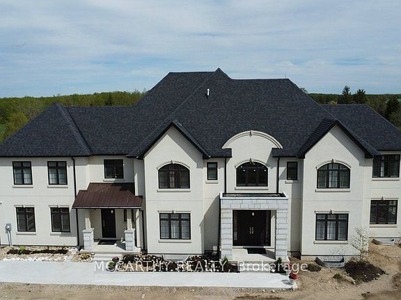 2nd image of 120 Highpoint Cres