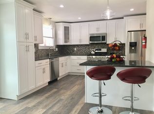 402 Cardinal Rd, Edgewater Park, NJ 08010