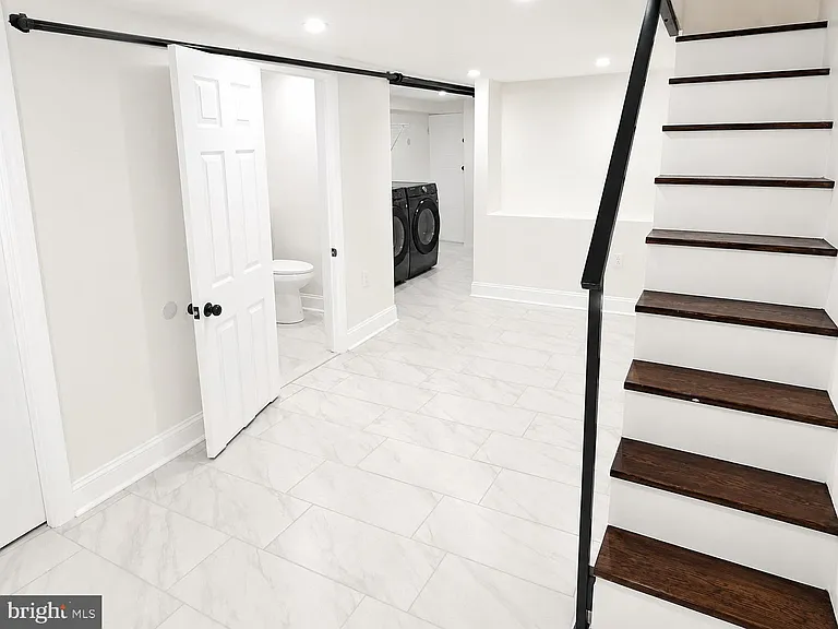 162 W Godfrey Ave — Photo 15