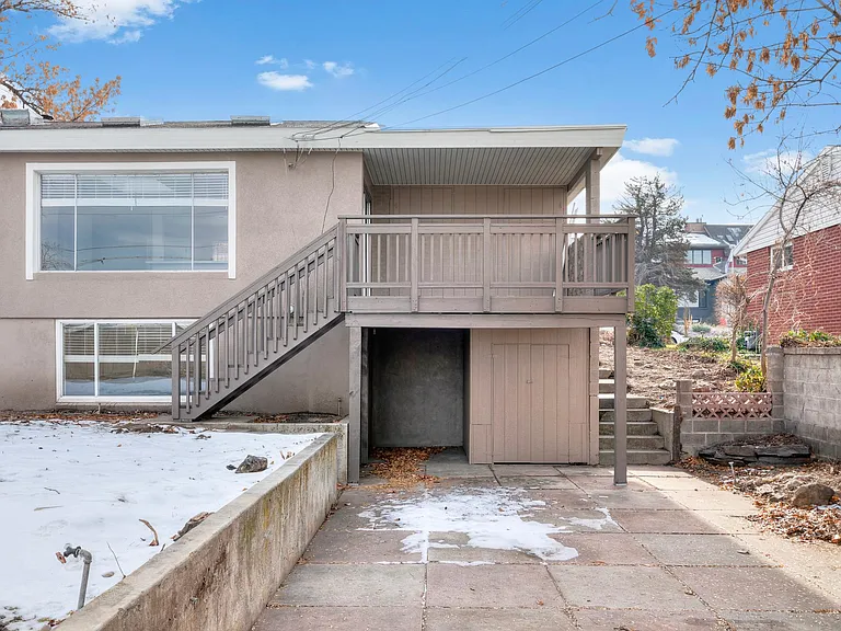 2177 E Castle Hill Ave — Photo 22