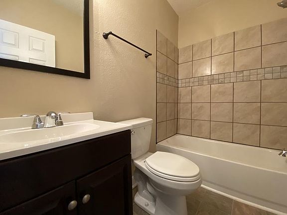 5th image of 2701 Lincoln Ave #B