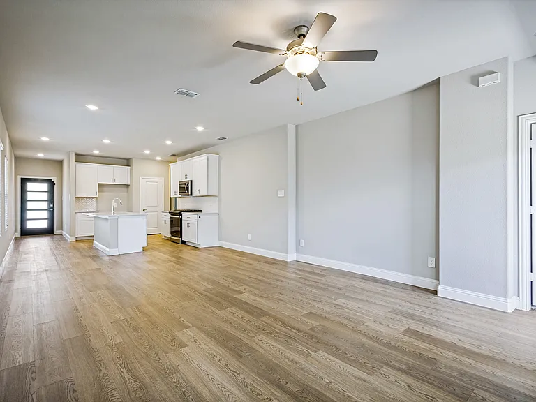 801 McKenna Dr — Photo 10