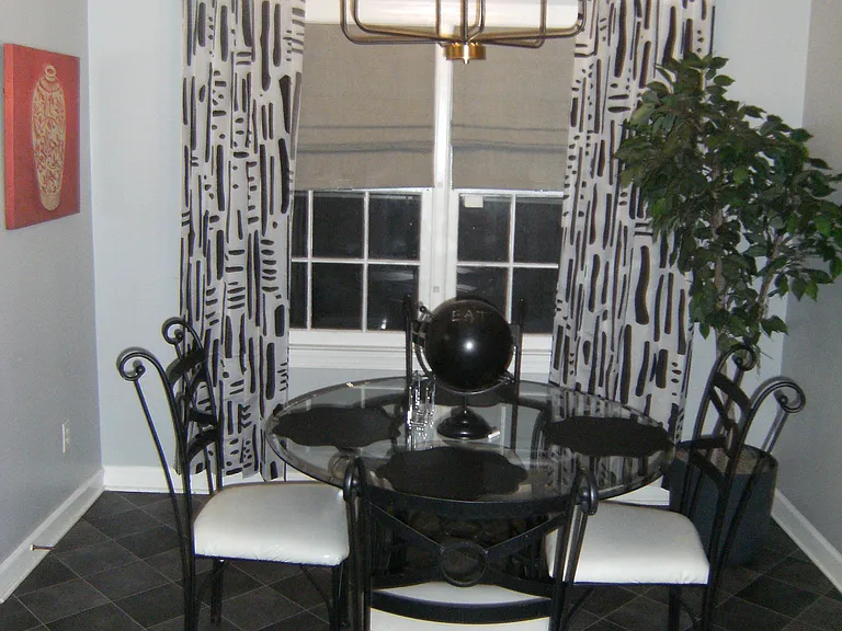 2451 Realm St — Photo 9