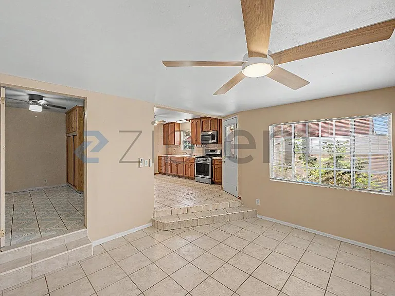 4417 Deland Ave — Photo 13